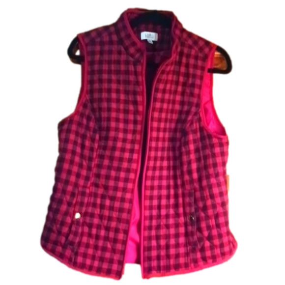Black and Red Checkered Zippered Vest Box 11 - Picture 1 of 5